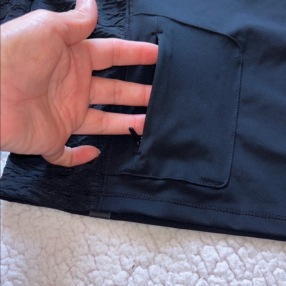 Nike Black Long-Sleeve Crop Trail Tee - Picture 15 of 15